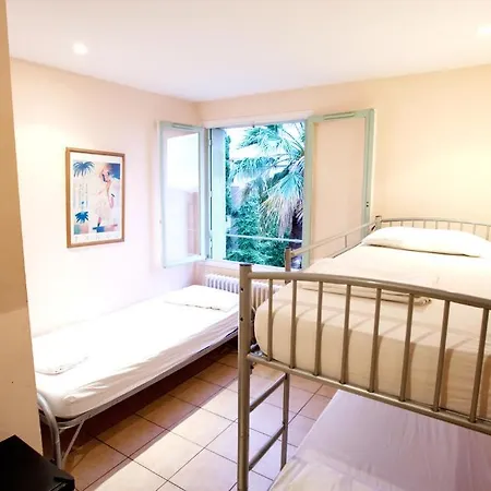 Hostel Saint Exupery Gardens